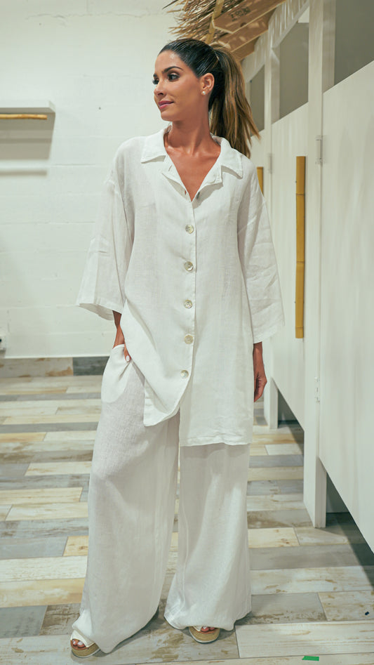 Short linen tunic and pants set.