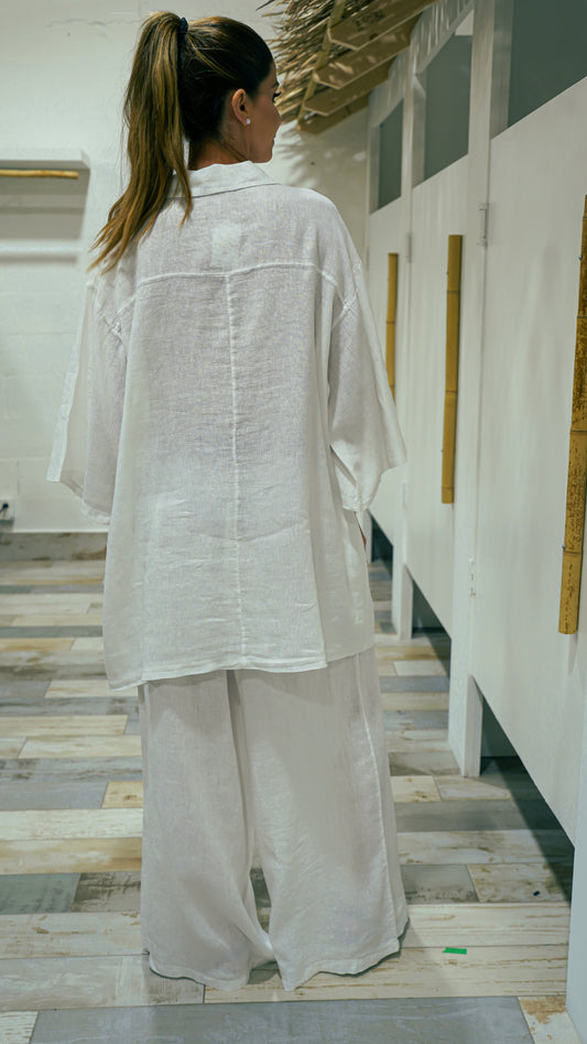 Short linen tunic and pants set.